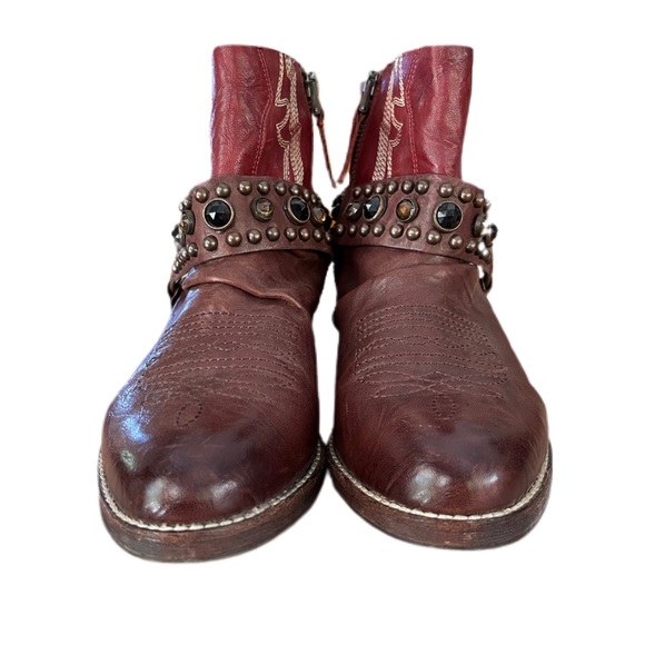 Sam Edelman Studded Skylar Bootie - Picture 8 of 8